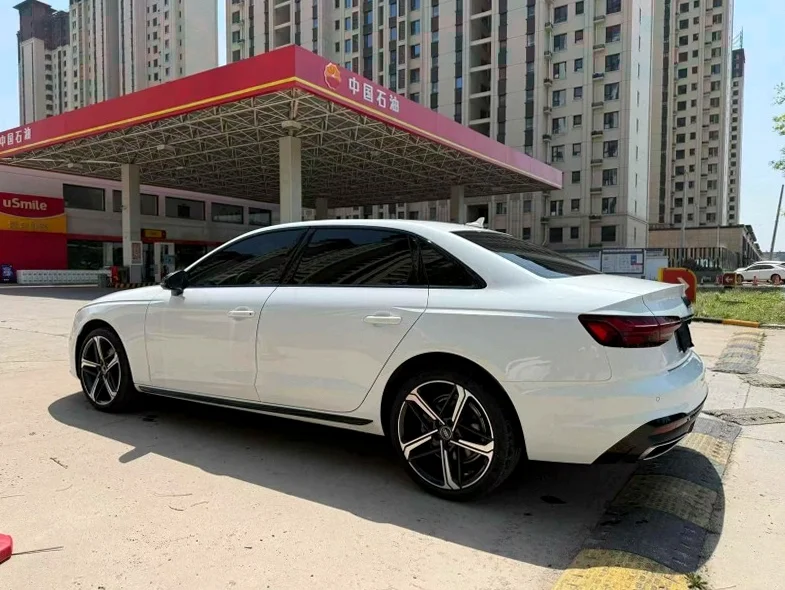 奥迪A4L 后面外观三