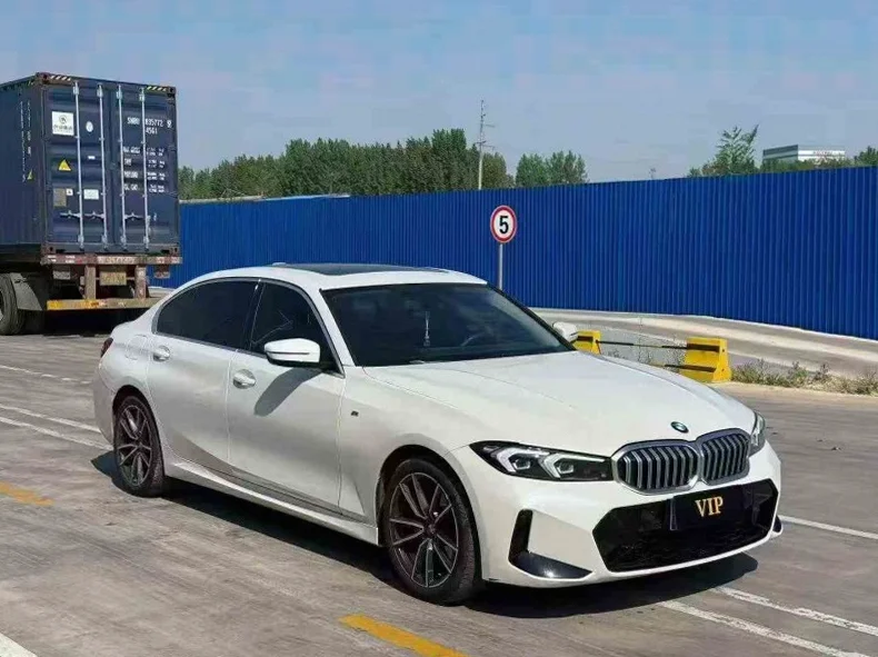 宝马3系 正面外观三