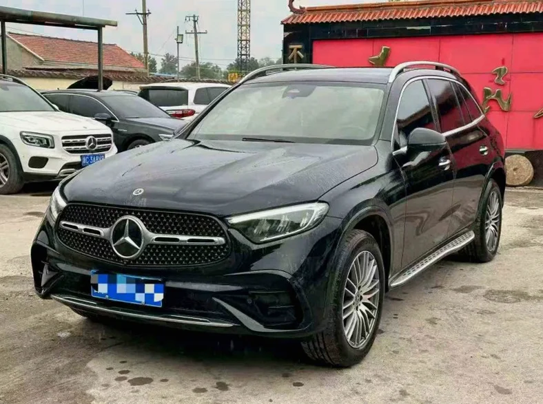 奔驰GLC 正面外观二