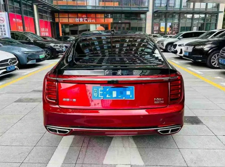 红旗H9 驾驶室