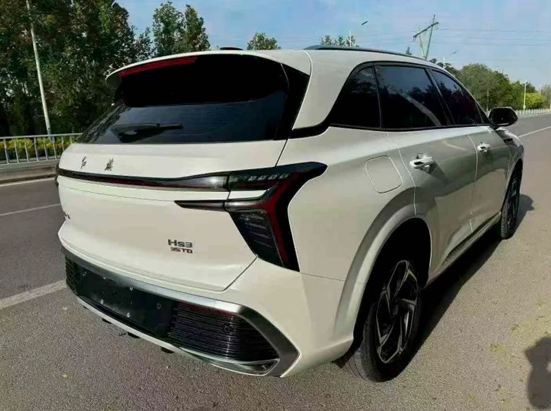 红旗HS3 后面外观一