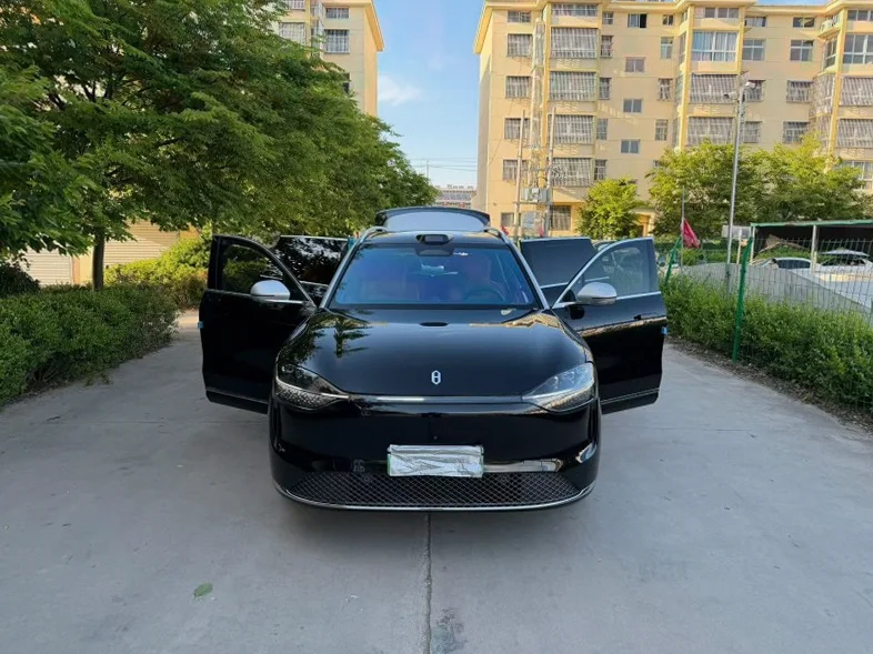 华为智选问界 内饰前排