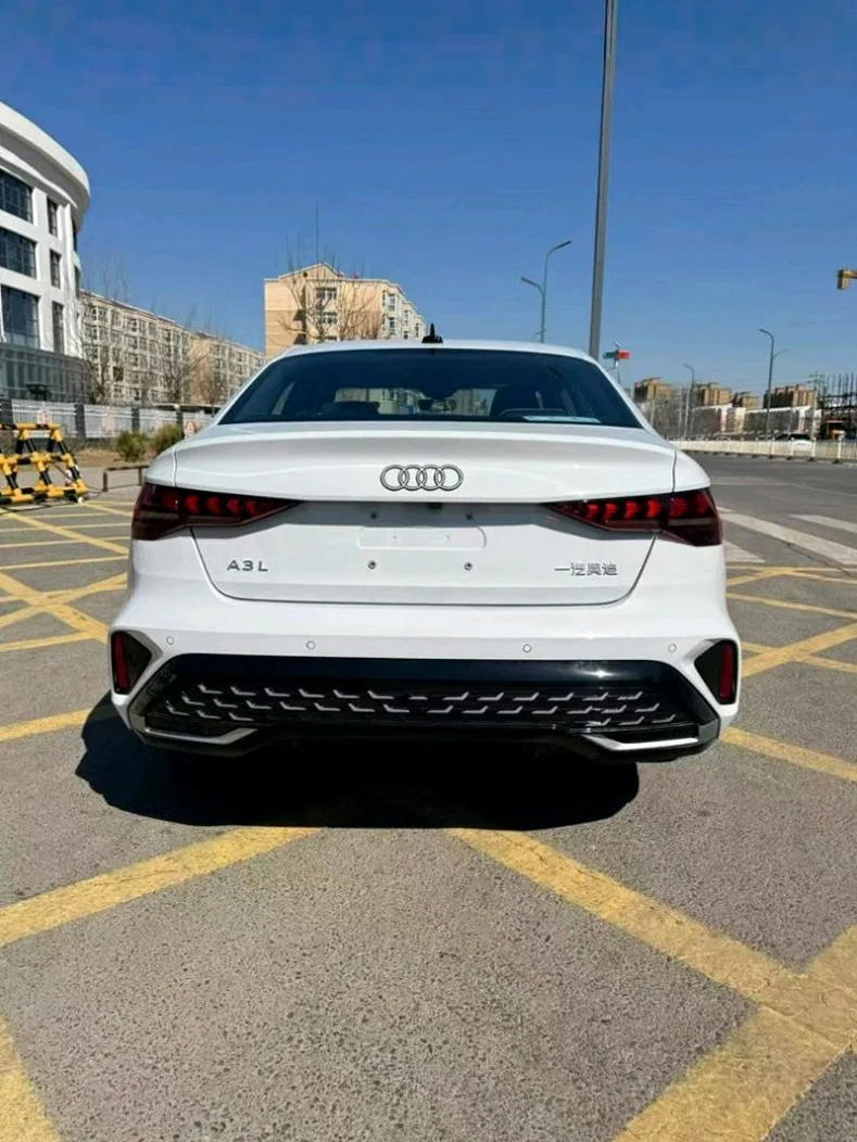 奥迪A3 后面外观三
