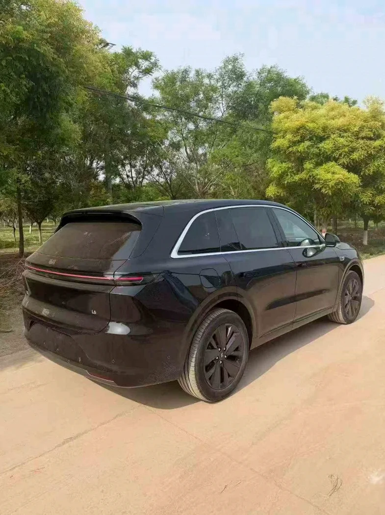 理想L6 后面外观二