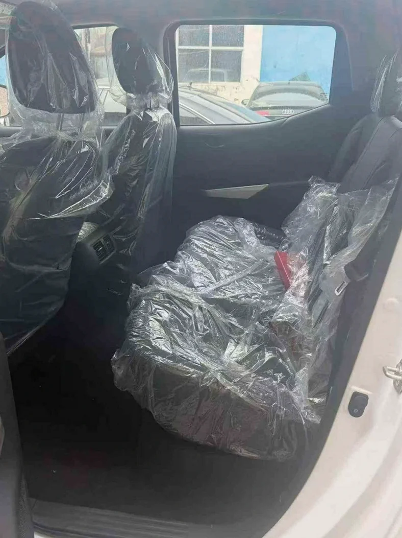 日产纳瓦拉 后面外观二
