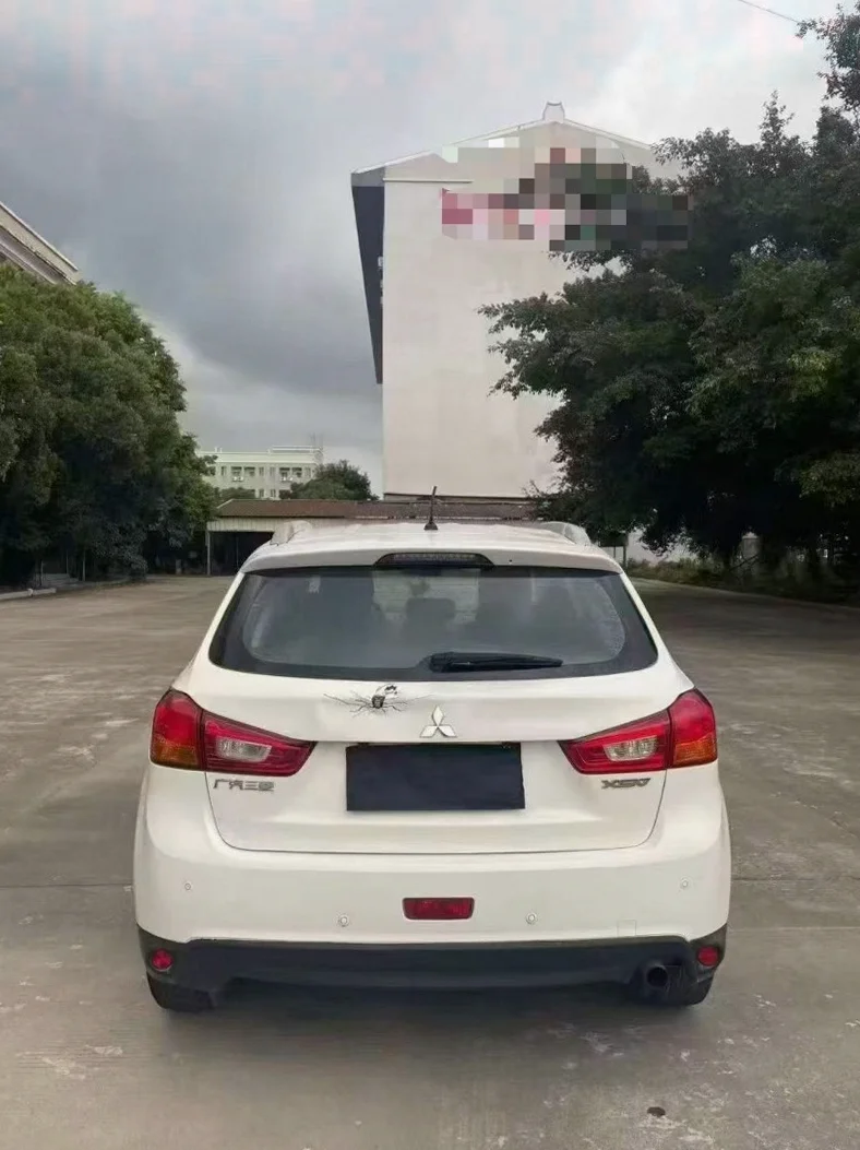 三菱劲炫 驾驶室