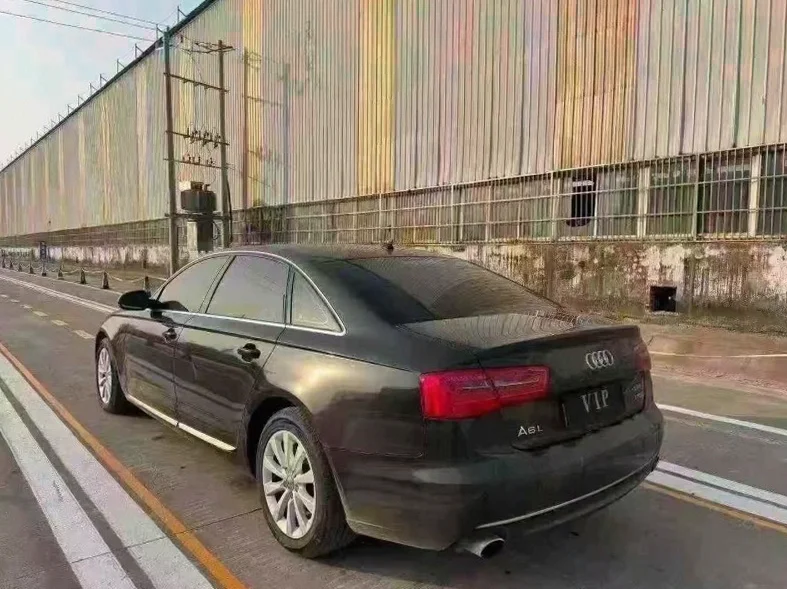 奥迪A6L 内饰后排