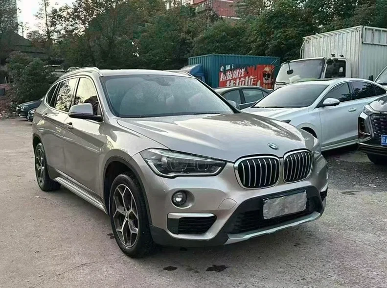 X1宝马 正面外观三