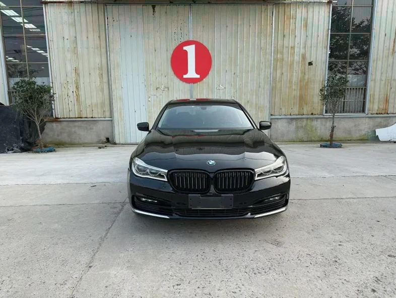 17年宝马740Li xDrive豪华型