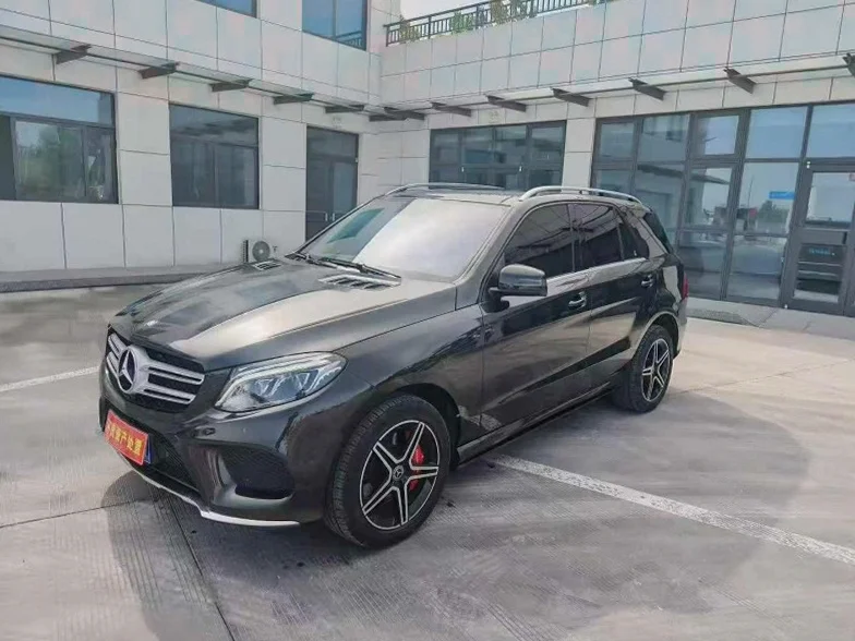 奔驰GLE 正面外观二