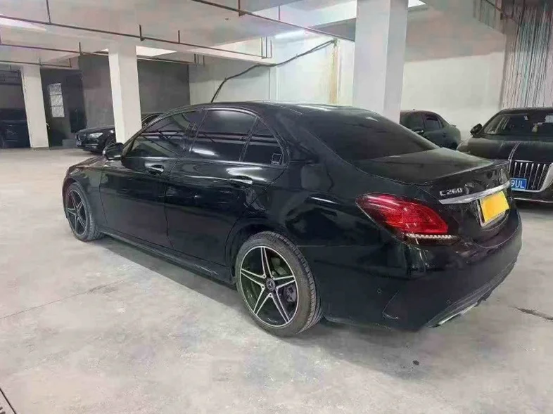 奔驰C 后面外观三