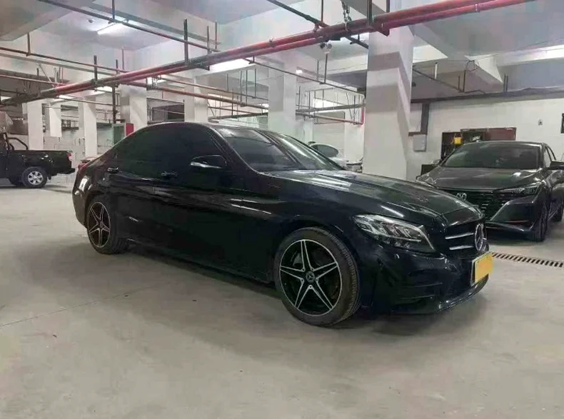 奔驰C 正面外观二