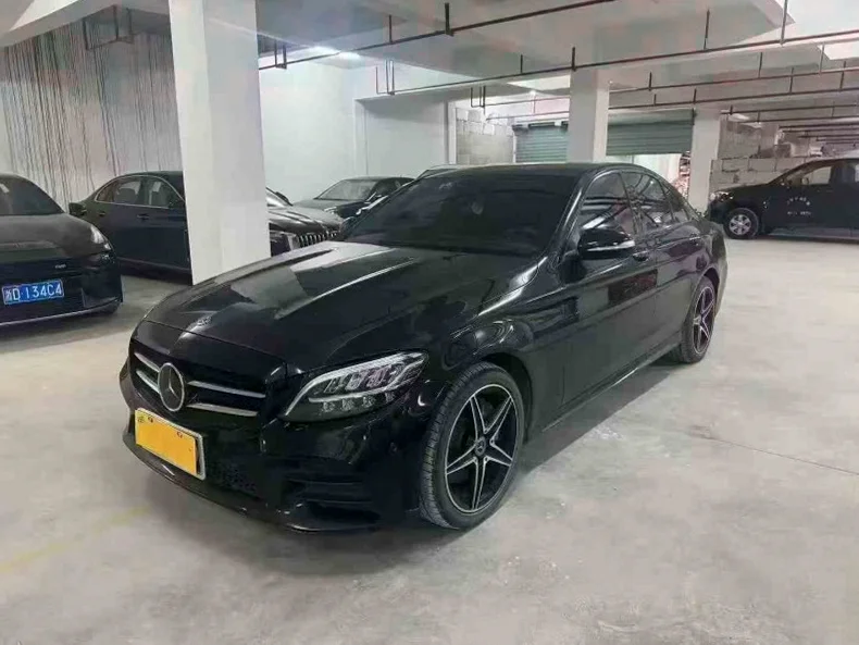 奔驰C 正面外观三