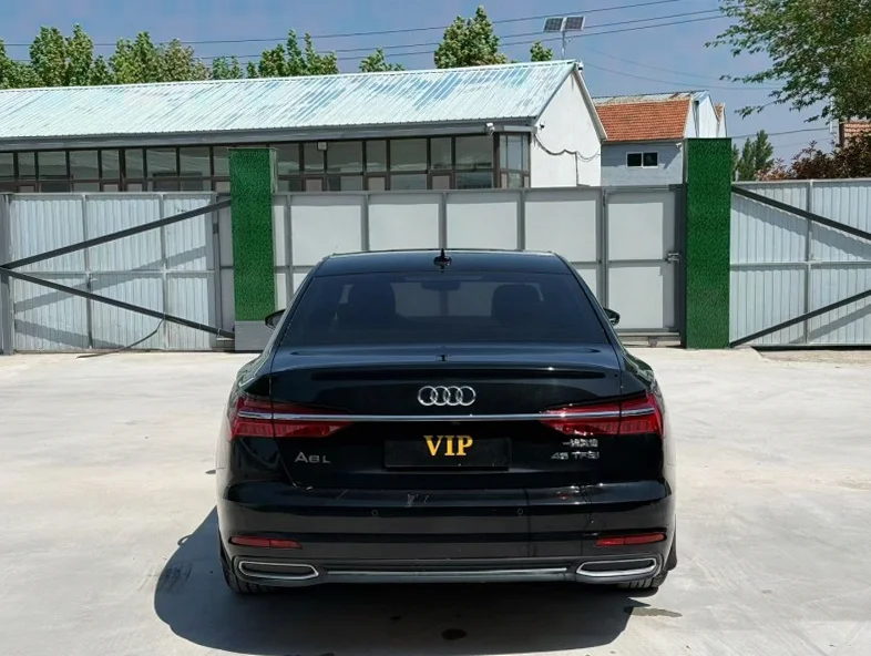 奥迪A6L 驾驶室