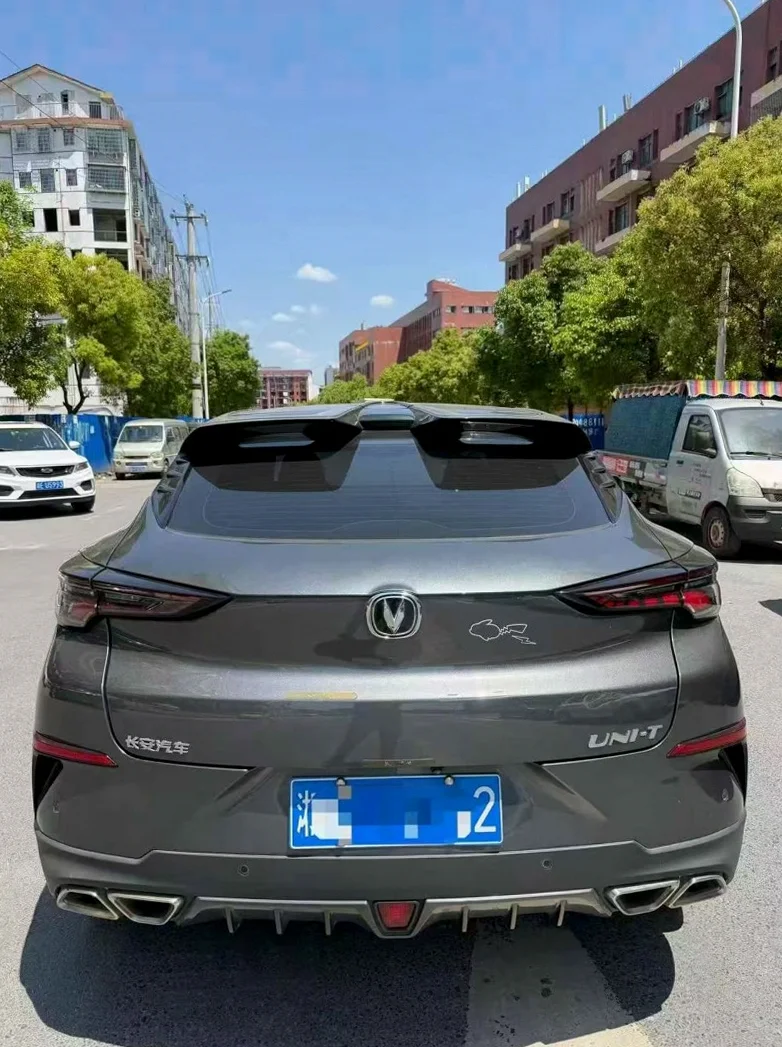 长安汽车UNI 驾驶室