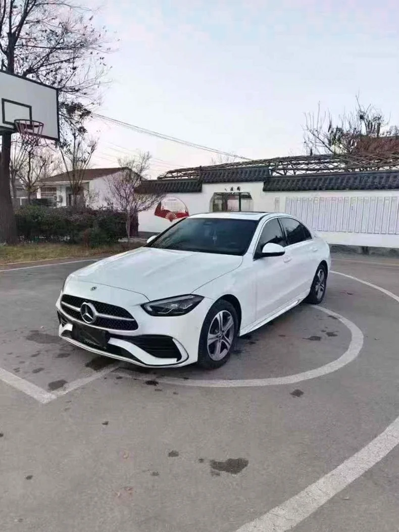 奔驰C 正面外观二