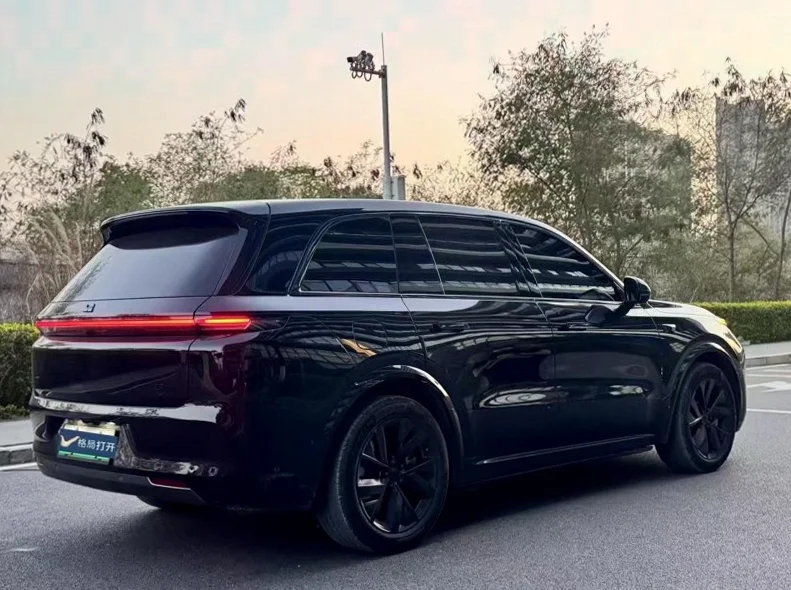 理想L8 后面外观一