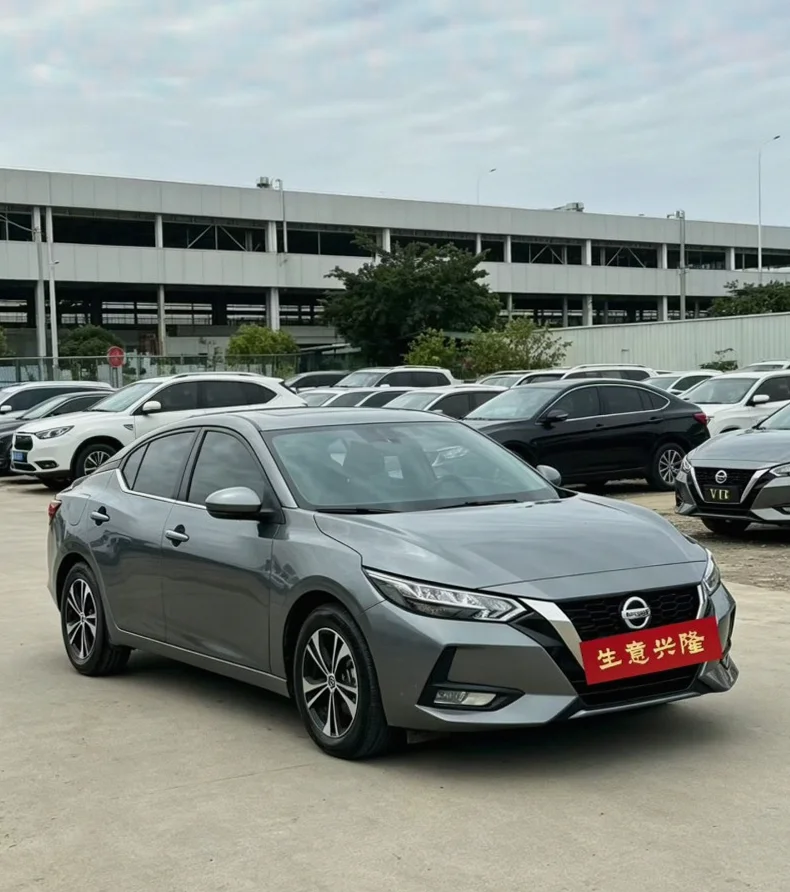 日产轩逸 后面外观一