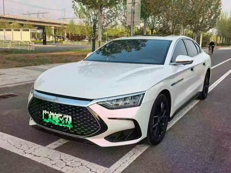 比亚迪汉DM 正面外观二