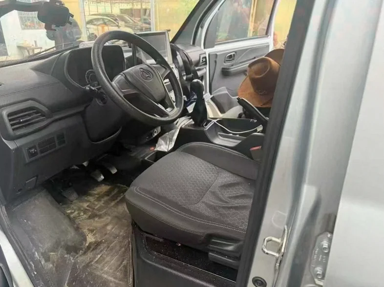 长安汽车新豹MINI 正面外观二