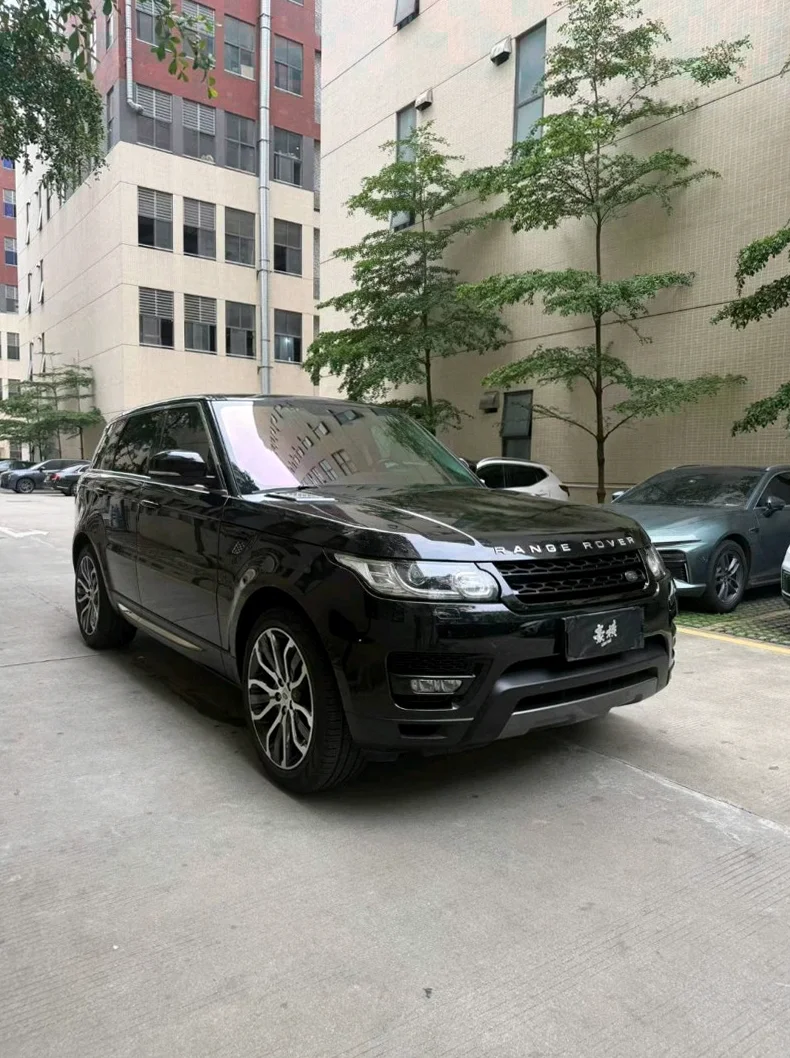 路虎揽胜运动 正面外观二