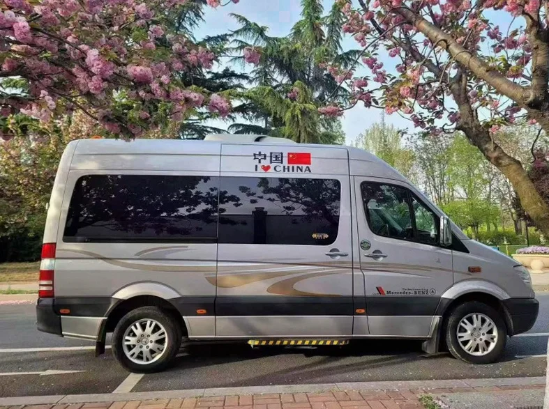 奔驰Sprinter 正面外观三