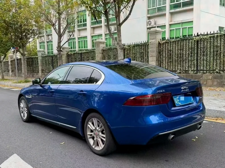 捷豹XEL 内饰前排