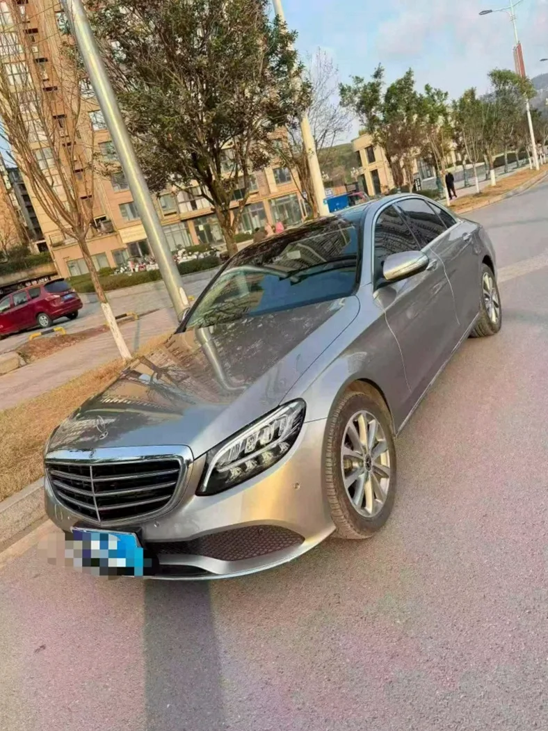 奔驰C 正面外观三