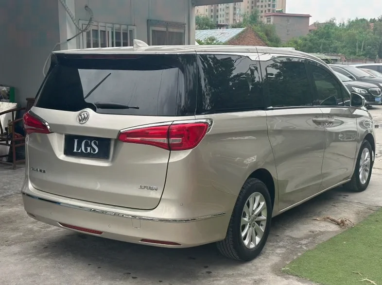 别克GL8 后面外观二