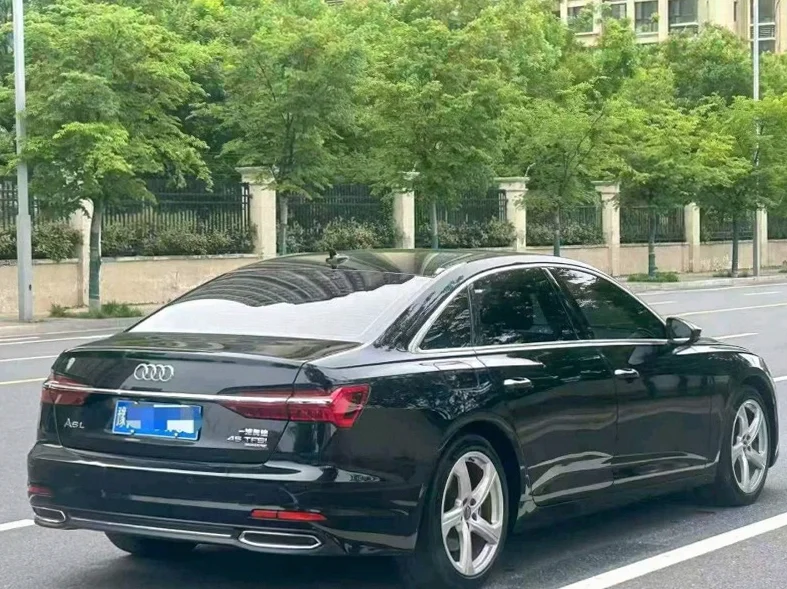 奥迪A6L 后面外观三