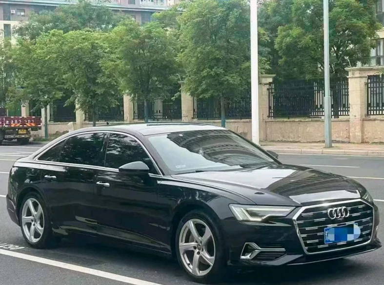 奥迪A6L 正面外观三