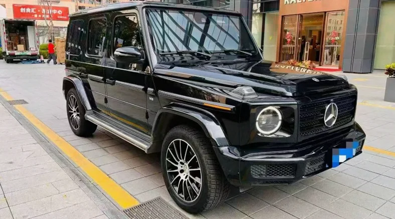 奔驰G 正面外观二