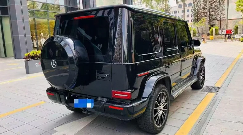 奔驰G 内饰后排
