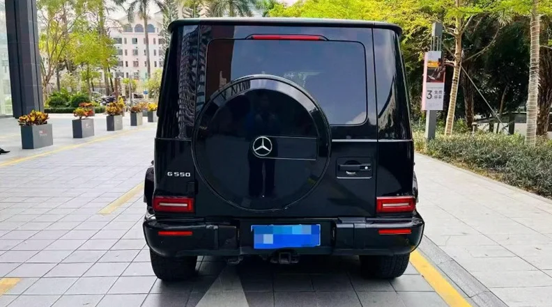 奔驰G 驾驶室