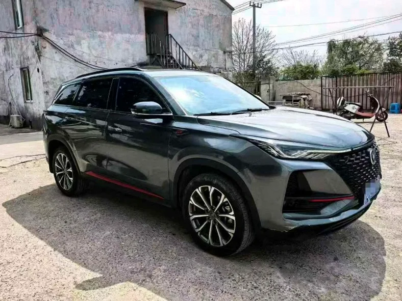 长安汽车CS75 正面外观三