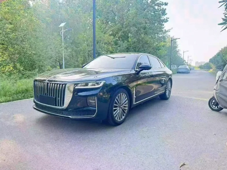 红旗H9 正面外观三