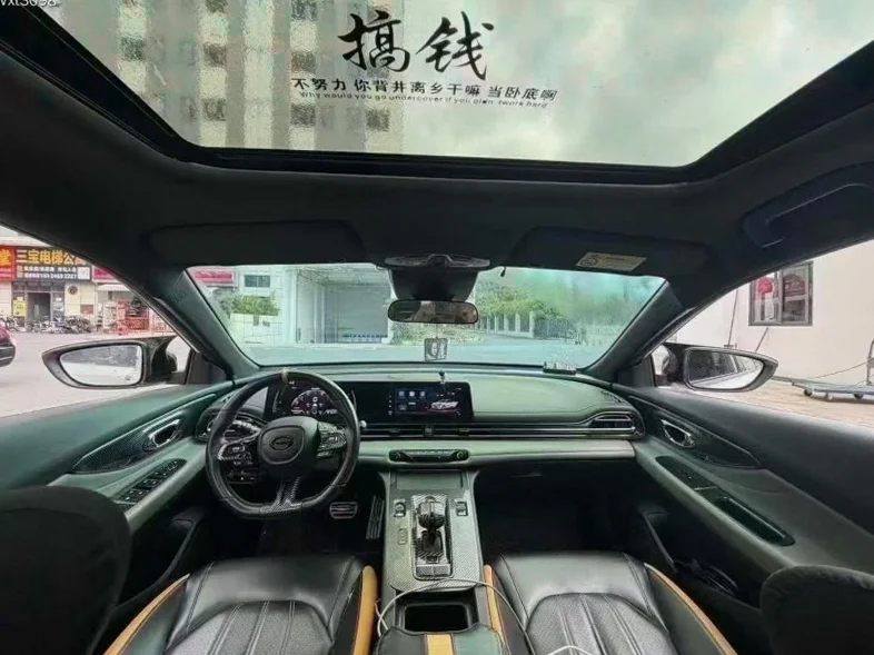 传祺影豹 后面外观一