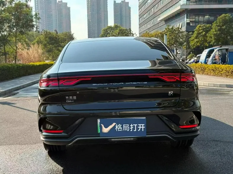 比亚迪汉 内饰后排