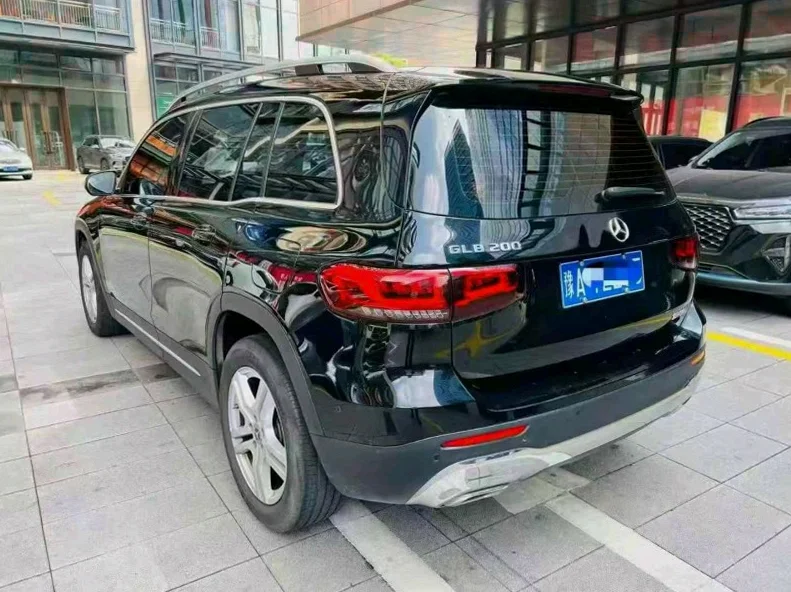 奔驰GLB 驾驶室