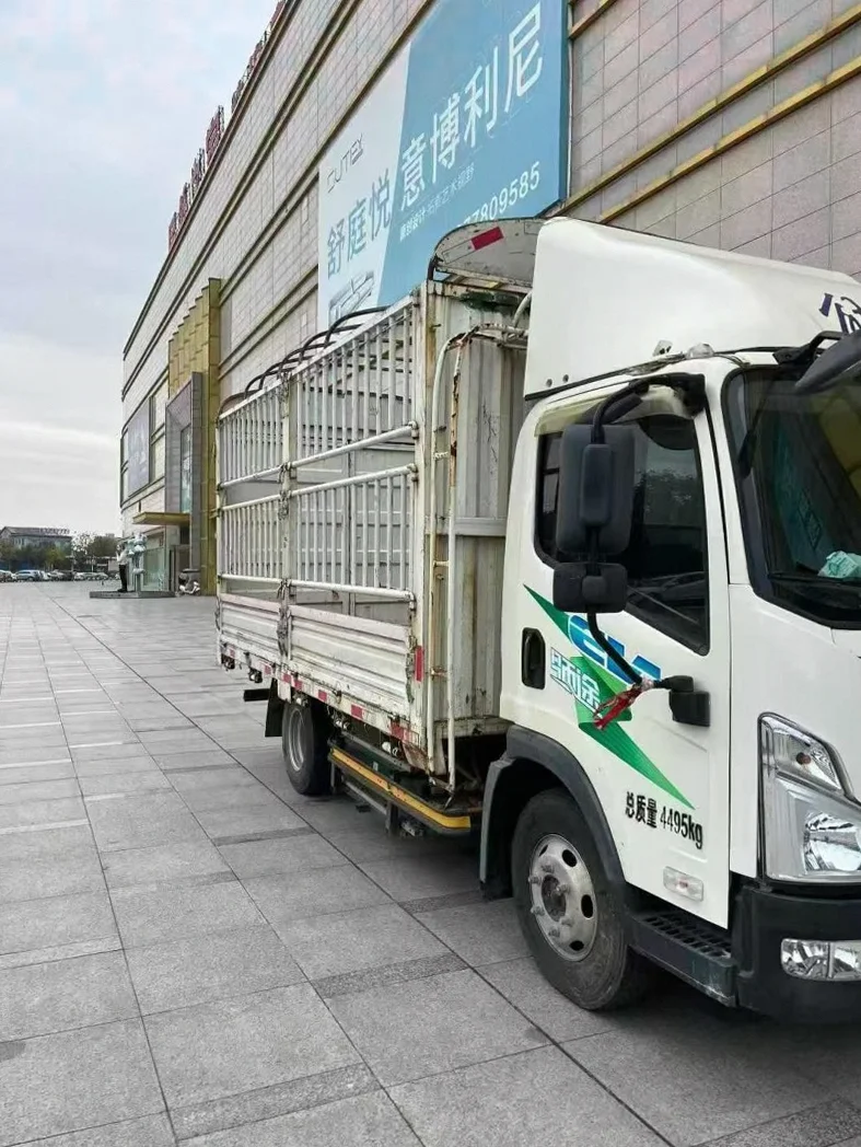 解放T80 后面外观二