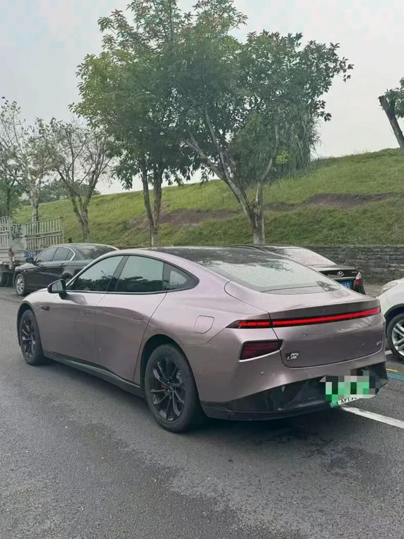 小鹏汽车p7 后面外观三