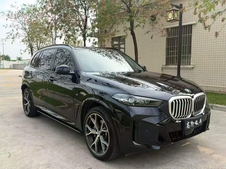 宝马X5 正面外观三