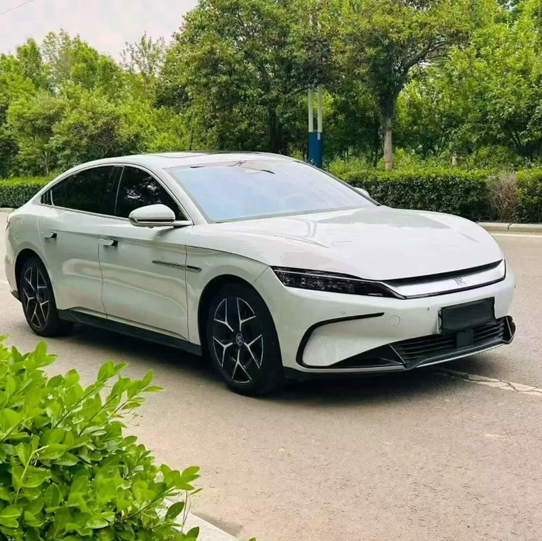 比亚迪汉 正面外观二