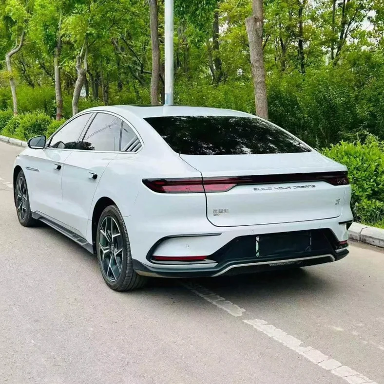 比亚迪汉 内饰后排