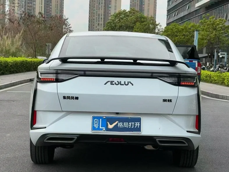 东风奕炫 后面外观一