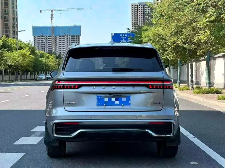 吉利星越 驾驶室