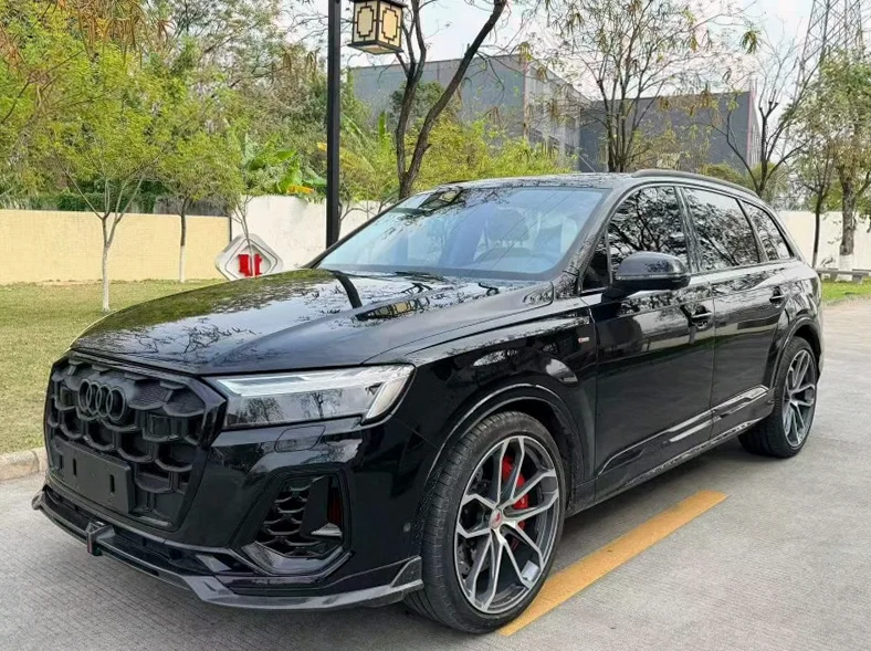 奥迪Q7 正面外观二