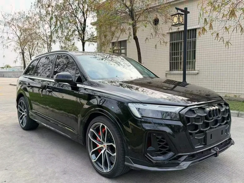 奥迪Q7 正面外观三