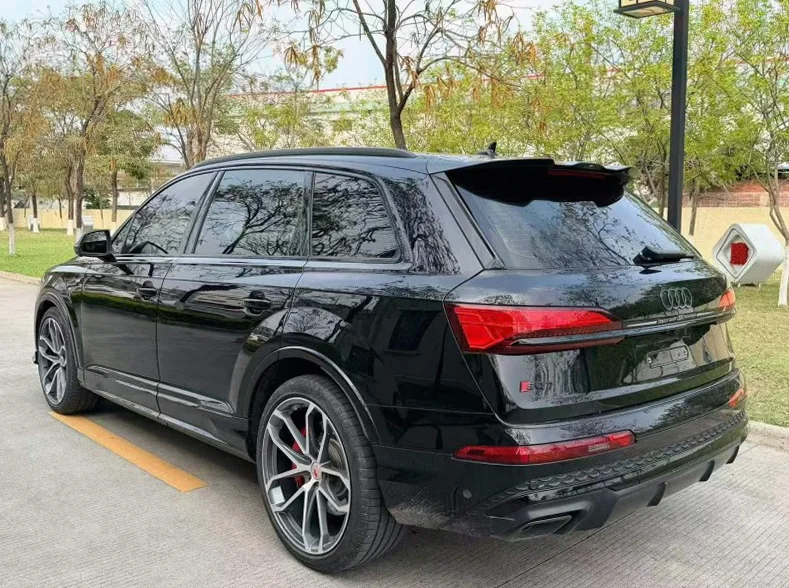 奥迪Q7 驾驶室