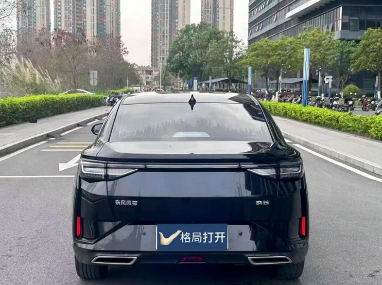 东风奕炫 正面外观三